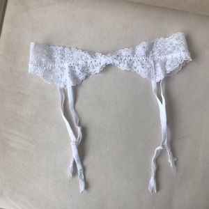 NWOT Victoria’s Secret White Diamond Garter, XS/S